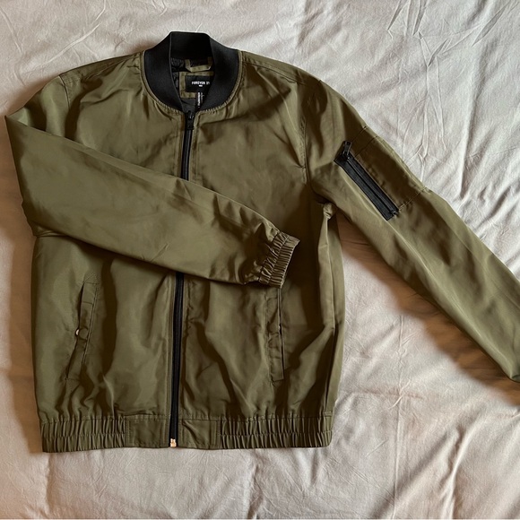 Forever21 Olive Green Windbreaker (Small) - Picture 2 of 4